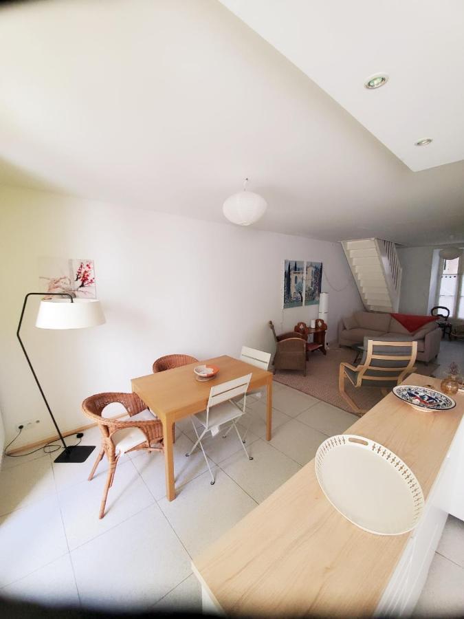 La Maison De Ville 76M2 Avec Terrasse De 22M2 La Rochelle  Exteriör bild